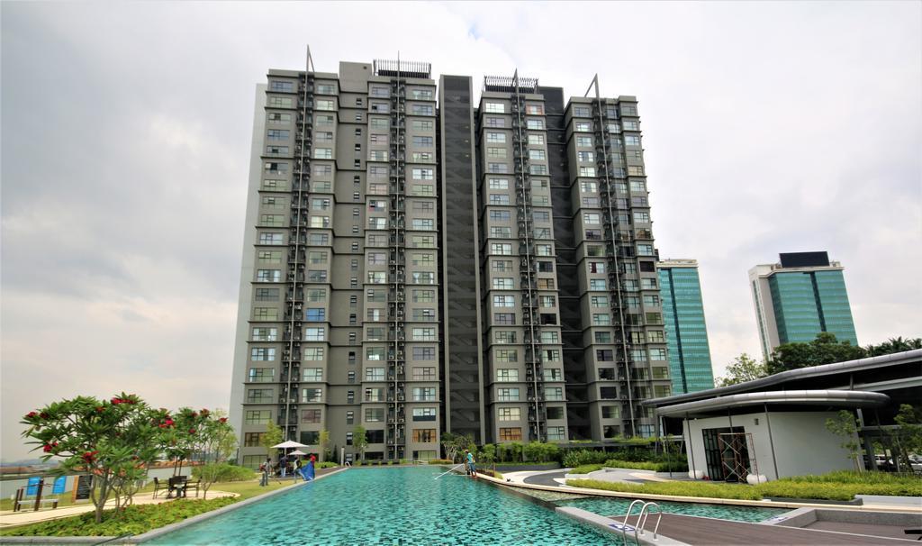 Hyve Soho Suites Cyberjaya Exterior photo